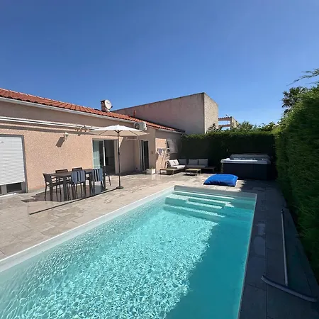 Вилла Proche St Cyprien Piscine