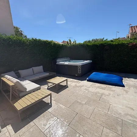 Вилла Proche St Cyprien Piscine *