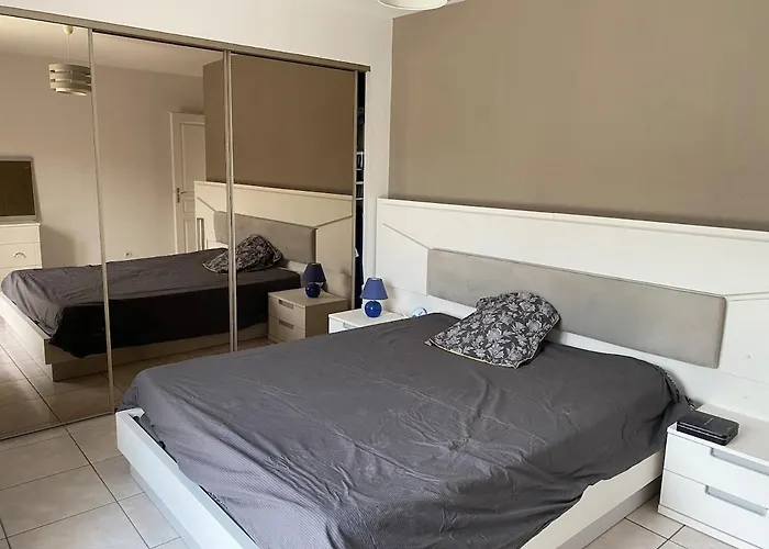 فيلة Proche St Cyprien Piscine *